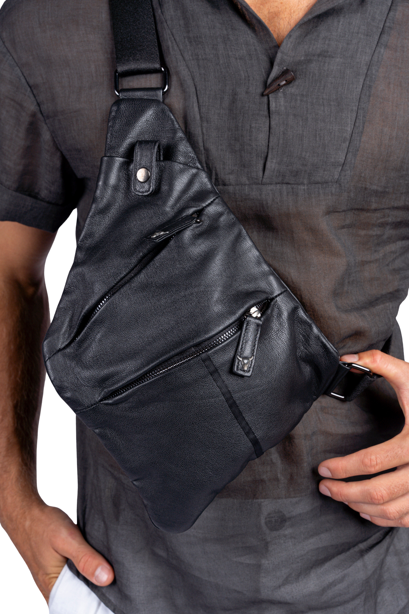 Kin, Pochette en Cuir