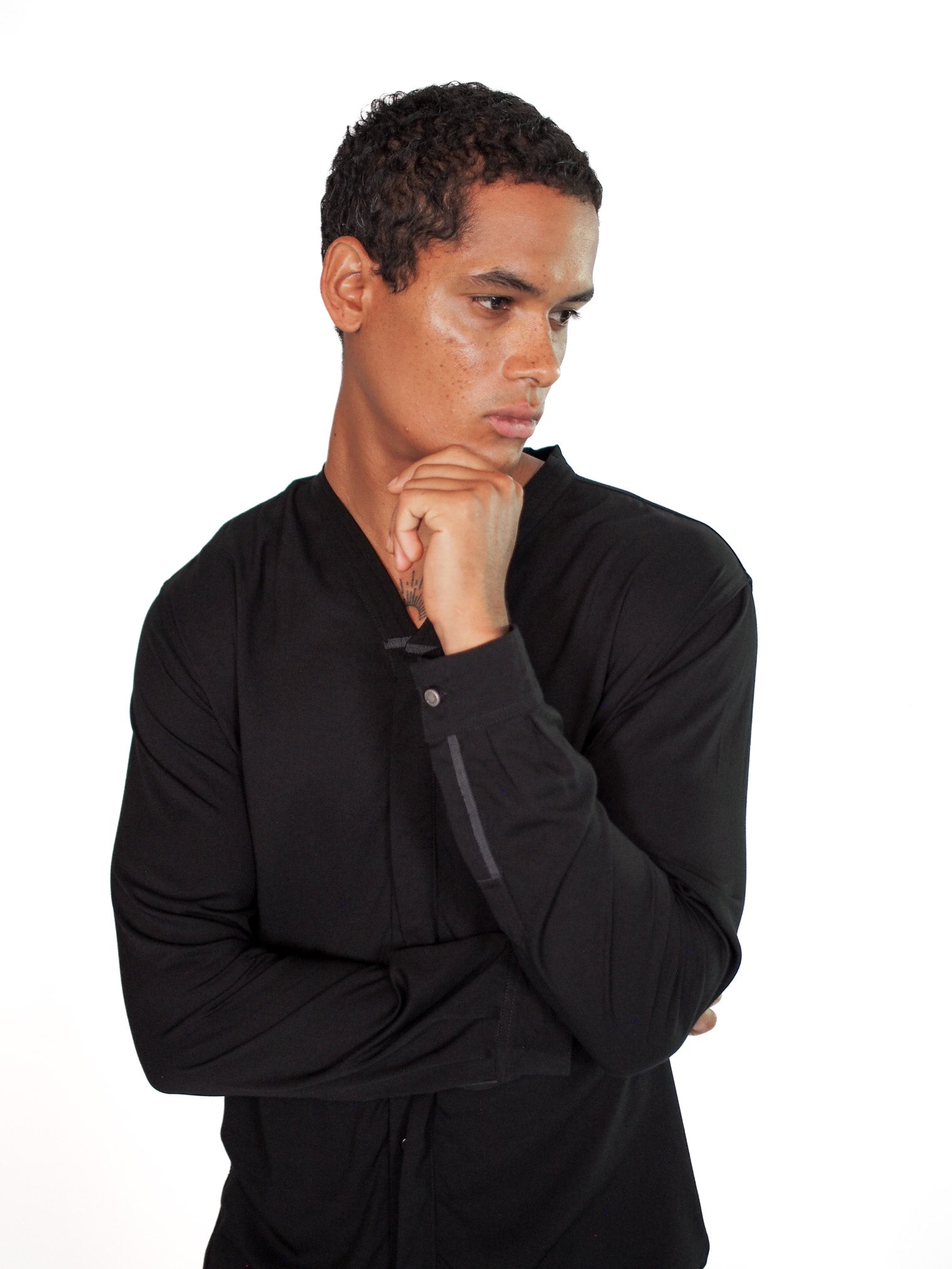 Biwa V-neck Shirt