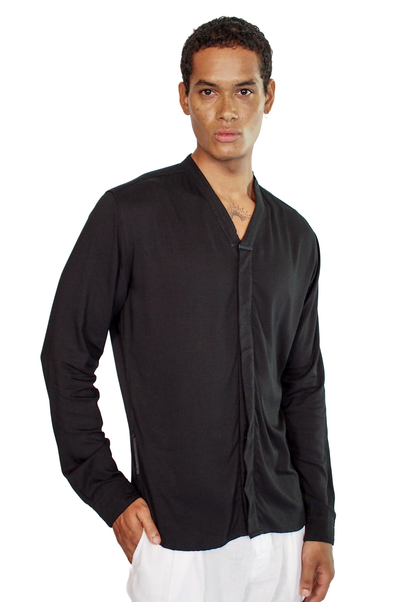 Biwa V-neck Shirt